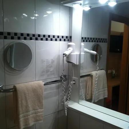 Tauberhotel Kette 베르트하임
