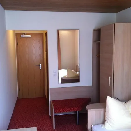 Tauberhotel Kette 호텔