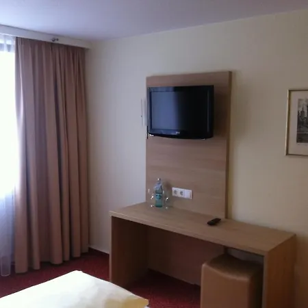 Tauberhotel Kette 호텔 3*