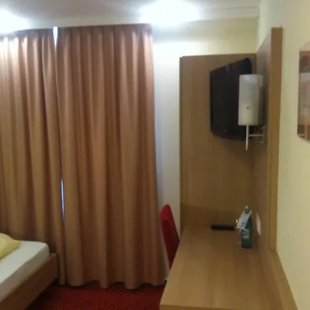 Tauberhotel Kette 베르트하임