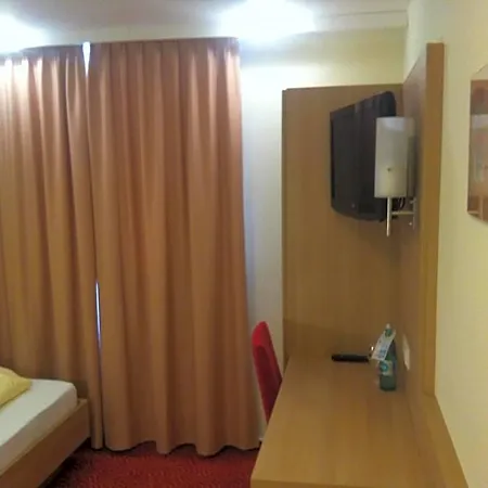 Tauberhotel Kette 호텔