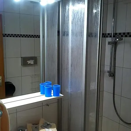 Tauberhotel Kette 호텔 베르트하임