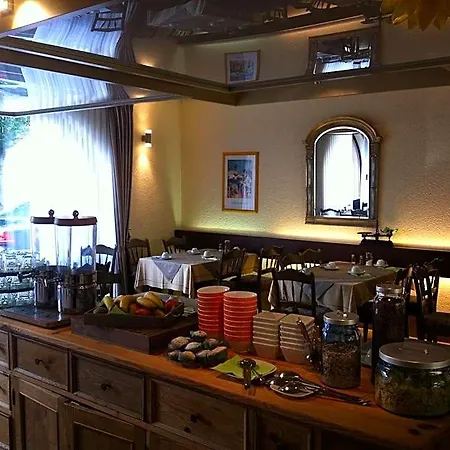 Tauberhotel Kette 호텔