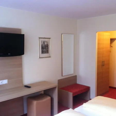 Otel Tauberhotel Kette 3*
